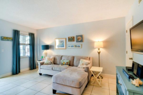 St Pete Beach Condo with Pool, 5 Min Walk to Beach!